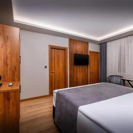 Hotel And Free Shuttle