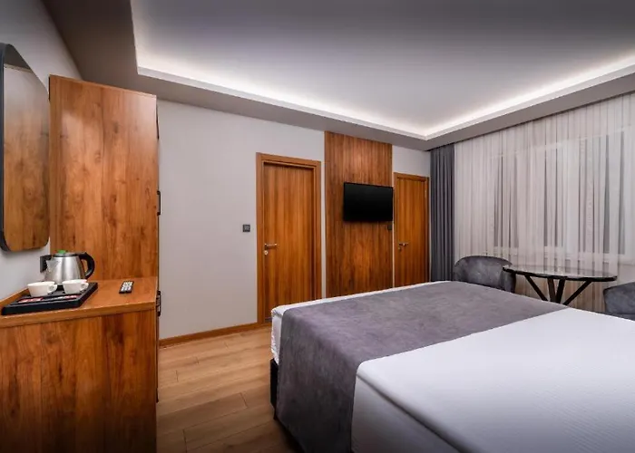 Hotel And Free Shuttle